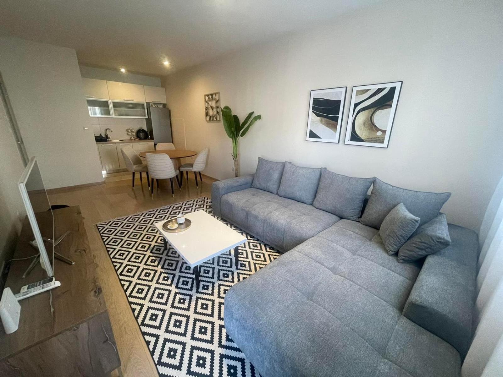 Aura City Apartment Podgorica Extérieur photo